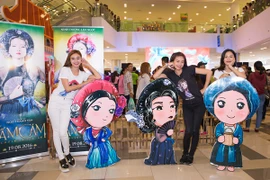 Ngô Thanh Vân, nhóm 365 chơi đùa cùng các em nhỏ