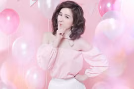 Bảo Thy tung hình ảnh ngọt ngào với sắc hồng mừng sinh nhật 