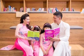 Hai thiên thần nhỏ của Bình Minh đáng yêu trong tà áo dài 