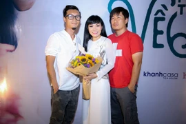 Phương Thanh diu dàng với tà áo dài ra mắt album mới 