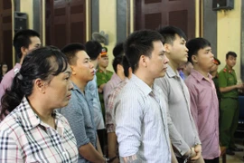 Nhóm bảo kê thu lợi 'khủng' từ việc cưỡng đoạn tiền của những người chuyển giới bán dâm