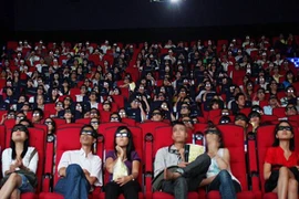 Các rạp Nhà nước hãy tự cứu mình