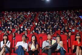 Các rạp Nhà nước hãy tự cứu mình