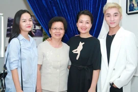 Sơn Tùng M-TP hát trong đêm giỗ đầu nhạc sĩ An Thuyên