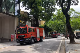 Diễn tập chữa cháy tại tòa nhà văn phòng