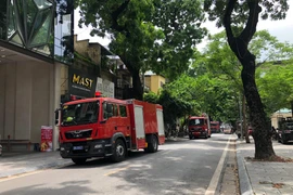 Diễn tập chữa cháy tại tòa nhà văn phòng