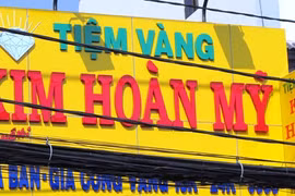 Bắt đối tượng cầm dao, cướp tiệm vàng giữa ban ngày