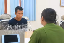 Giật túi xách hòng bán lấy tiền về quê