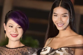 Hoàng Thuỳ nổi bật đi dự ra mắt album của Thanh Thảo