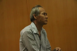 Công khai môi giới mại dâm bằng danh thiếp