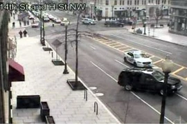 Phong tỏa đường gần Nhà Trắng trước khi ông Trump nhậm chức do gói đồ khả nghi