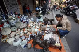 "Thế giới" đồ xưa cũ mỗi năm xuất hiện một lần ở phố cổ Hà Nội