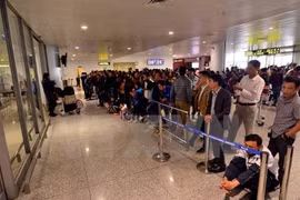 Sân bay Nội Bài chật cứng những ngày áp Tết