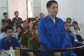 Cựu trưởng phòng kế hoạch cùng đồng bọn nhận hối lộ cả tỷ đồng