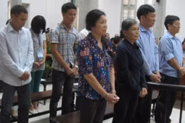 Trùm kinh doanh đa cấp "bậy" cùng đồng bọn hầu tòa