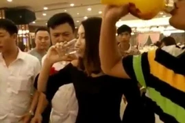 Phù dâu bị ép uống rượu nặng đến chết trong đám cưới