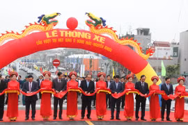 Thông xe cầu vượt Ô Đông Mác- Nguyễn Khoái, cấm xe tải lưu thông