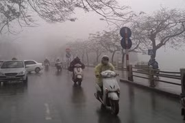 Bắc bộ chuẩn bị lạnh 10 độ C, miền Trung lo đối phó bão đang áp sát Biển Đông