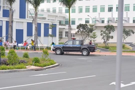 Gọi điện cho con trai xong, cụ ông 70 tuổi nhảy từ tầng 9 bệnh viện xuống đất