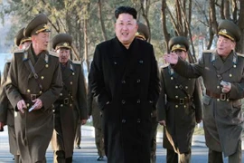 Lãnh đạo Triều Tiên thị sát diễn tập xe tăng bộ binh 