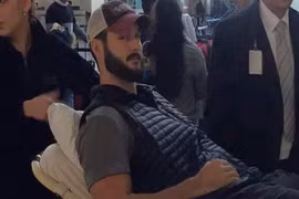 Thoát chết nhờ điện thoại trong vụ xả súng tại hộp đêm ở Istanbul