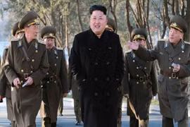 Lãnh đạo Triều Tiên thị sát diễn tập xe tăng bộ binh 