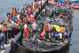 Bắt giữ thuyền trưởng phà cháy làm 23 người chết
