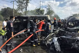 Thái Lan: Hai ô tô lao vào nhau, 25 người chết thảm