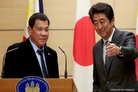 Thủ tướng Nhật Bản hội đàm với Tổng thống Philippines 