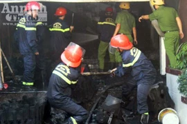 Chủ vắng nhà, "bà hỏa" thiêu rụi kho hàng