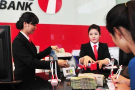 Gửi tiền tiết kiệm ngày càng kém hấp dẫn