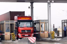 Ngột ngạt phí đường bộ