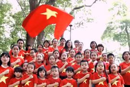 Hát Quốc ca từ sâu thẳm trái tim mình