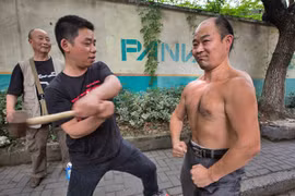 Thưởng tiền cho ai hạ gục mình