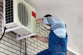 Điện lạnh vào mùa, hàng Việt lép vế