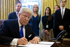 Bộ Tư pháp Mỹ "đấu" thẩm phán liên bang để bảo vệ Tổng thống Trump