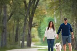 Đi bộ trong không gian xanh giảm huyết áp