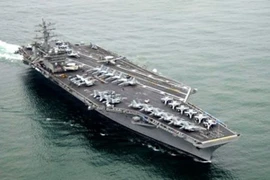 Vũ khí tối tân, gây sốc - Phần II (2): B52, tàu sân bay Nimitz và B2 - siêu máy bay ném bom tàng hình