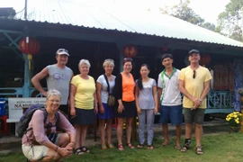 Đến An Giang, thử làm nông dân vùng sông nước