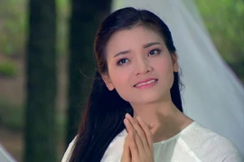 "Mười đóa sen thơm"