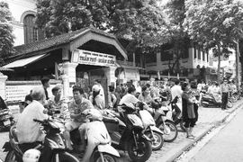 Siết chặt việc dạy thêm và phân ban chia lớp