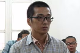 Nhân viên ngân hàng giả mạo chữ ký khách hàng để lừa đảo