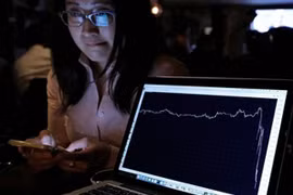 Hậu Brexit: Quỹ đầu tư bất động sản bị đóng băng - đồng Bảng tiếp tục lao dốc