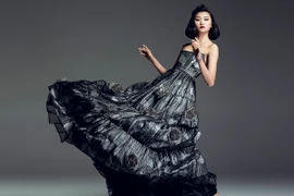 Rực rỡ sắc màu với bộ sưu tập Resort 2017 của NTK Công Trí