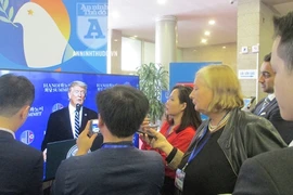 [ẢNH] Khoảnh khắc báo chí khi Tổng thống Mỹ Donald Trump họp báo sau Hội nghị Thượng đỉnh