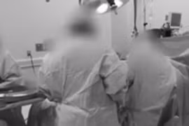 Bị phạt 86.000 USD vì quên khăn trong bụng bệnh nhân