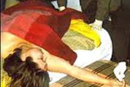 Một phụ nữ chết lõa thể trong nhà nghỉ