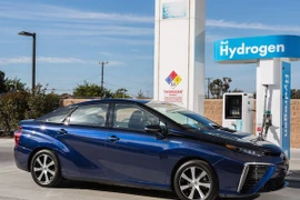 Nước thải của Toyota Mirai an toàn hơn cả... sữa