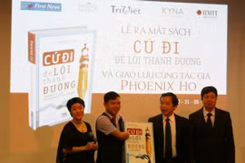 "Cứ đi - để lối thành đường"