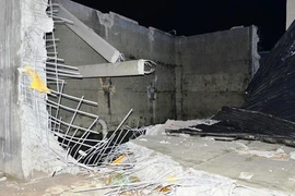 1.200m3 nước trong bồn tràn ra ngoài, nhiều người tháo chạy thoát thân